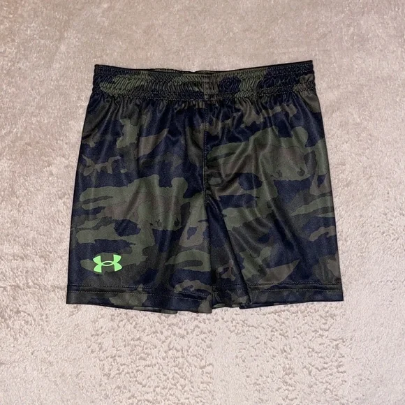 Under Armour Boys Outfit Size 2T
